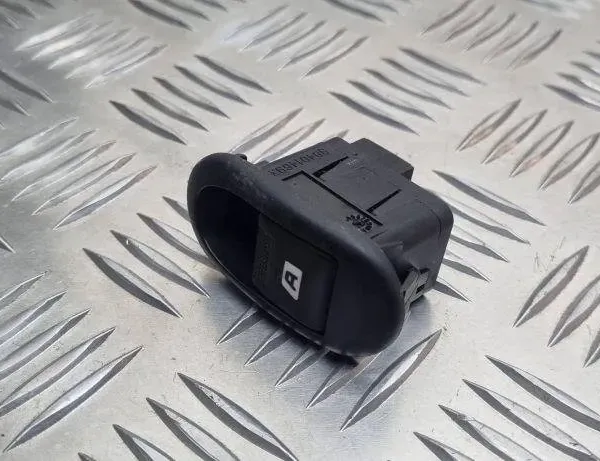 CITROËN C5 1 generation (2001-2008) Кнопка стеклоподъемника передней правой двери 96401469XT 31070909