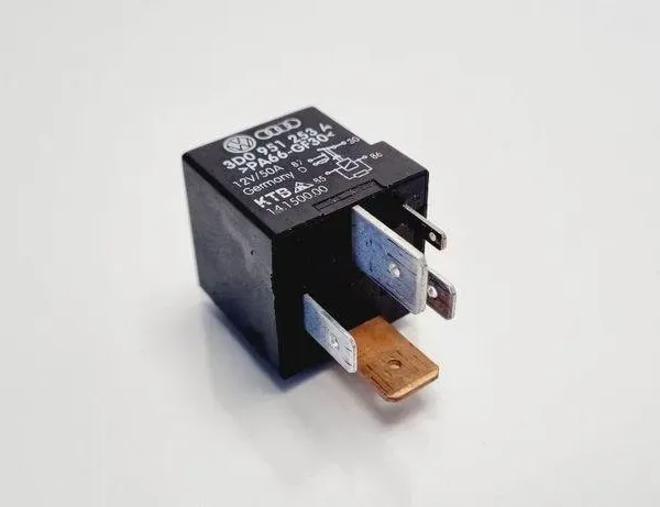 VOLKSWAGEN Golf 8 generation (2019-2023) Relejs 3D0951253A 31096049