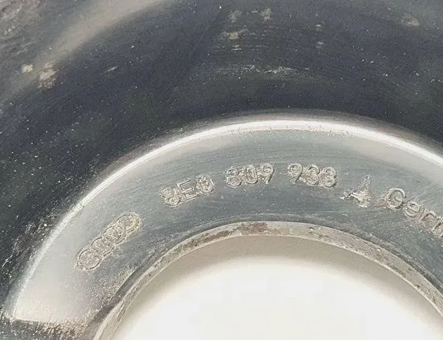 AUDI A4 B7/8E (2004-2008) Degvielas tvertnes vāciņš 8E0809933 31110652