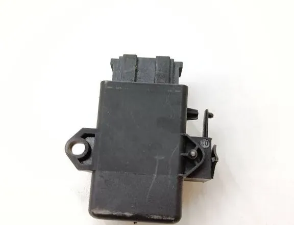 VOLKSWAGEN Golf 8 generation (2019-2023) Seat heating relay 5K0959772 33340848