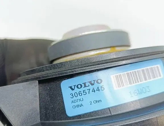 VOLVO S60 3 generation (2018-2023) Aizmugurējo labo durvju skaļrunis 30657445 33341365