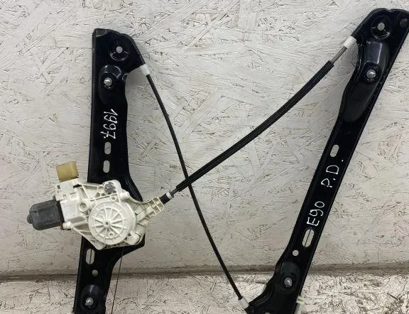 BMW 3 Series E90/E91/E92/E93 (2004-2013) Priekšējo labo durvju logu pacēlājs 6927028 33468253