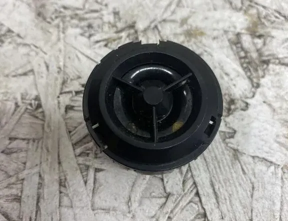 MERCEDES-BENZ C-Class W204/S204/C204 (2004-2015) Priekšējo labo durvju skaļrunis 33468266