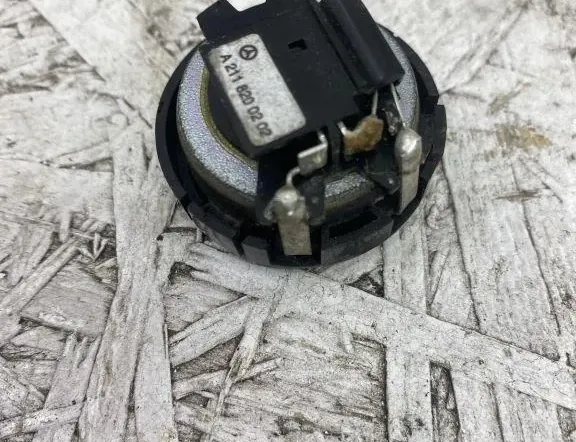 MERCEDES-BENZ C-Class W204/S204/C204 (2004-2015) Priekšējo labo durvju skaļrunis 33468266