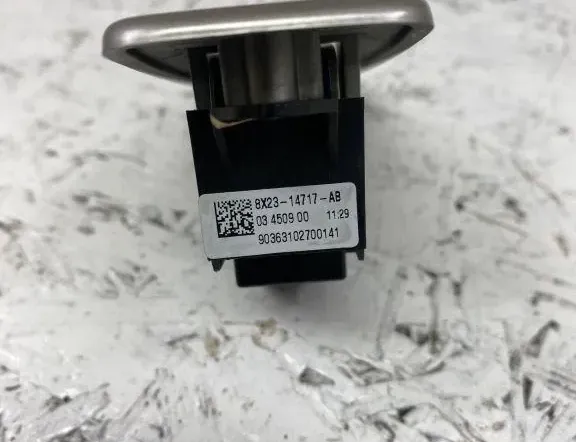 JAGUAR XF 1 generation (2011-2016) Priekšējo kreiso durvju logu pacēlāja slēdži 8X2314717AB 33468702