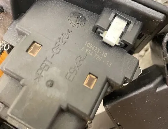 BMW 3 Series E90/E91/E92/E93 (2004-2013) Engine ECU Set 0281017450,61359226238 33469177