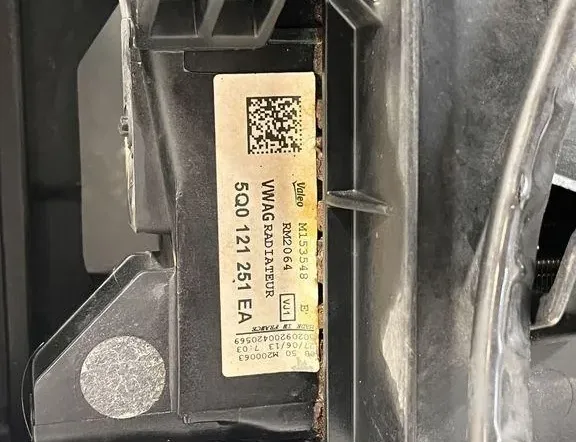 VOLKSWAGEN Golf 8 generation (2019-2023) Cooling Parts B5G0805705 33471066