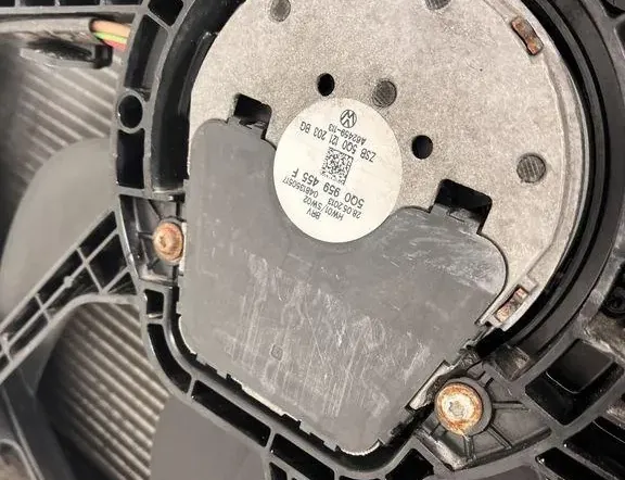 VOLKSWAGEN Golf 8 generation (2019-2023) Cooling Parts B5G0805705 33471066