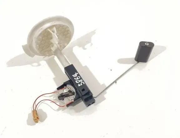 VOLVO V60 1 generation (2010-2020)  датчик уровня топлива 33471202