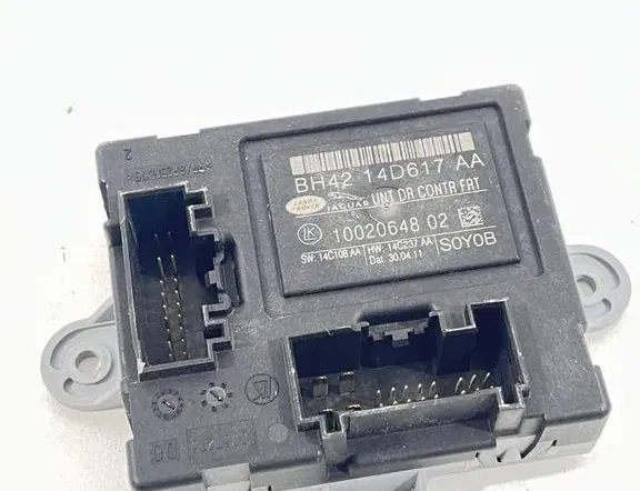 JAGUAR XF 1 generation (2011-2016) Aizmugurējo labo durvju vadības bloks BH4214D617 33471795