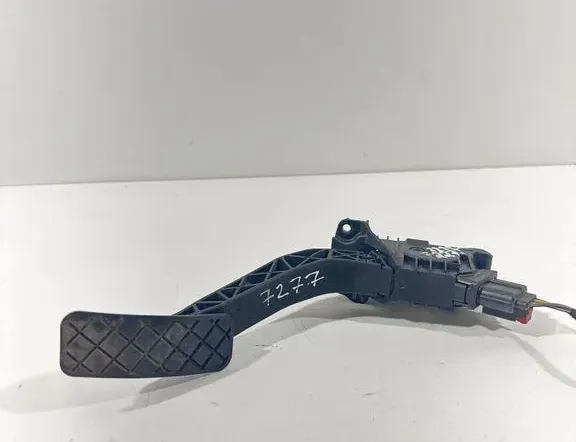 VOLKSWAGEN Golf Sportsvan 1 generation (2014-2019) Akseleratora / gāzes pedālis 5Q2723503D 33472321