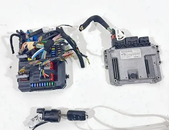 PEUGEOT 2008 1 generation (2013-2020) Комплект зажигания 9807532080 33472466