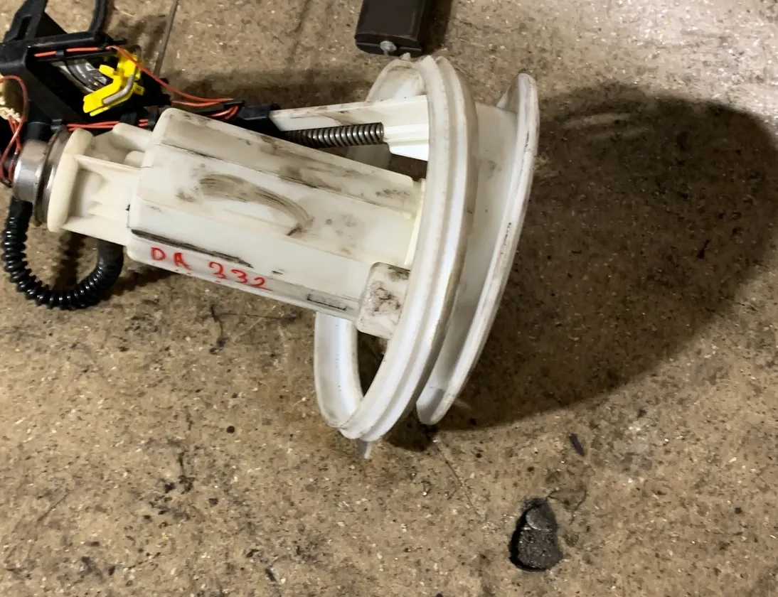 BMW 6 Series E63/E64 (2003-2010) Degvielas sūknis degvielas tvertnē 6765843 32934256