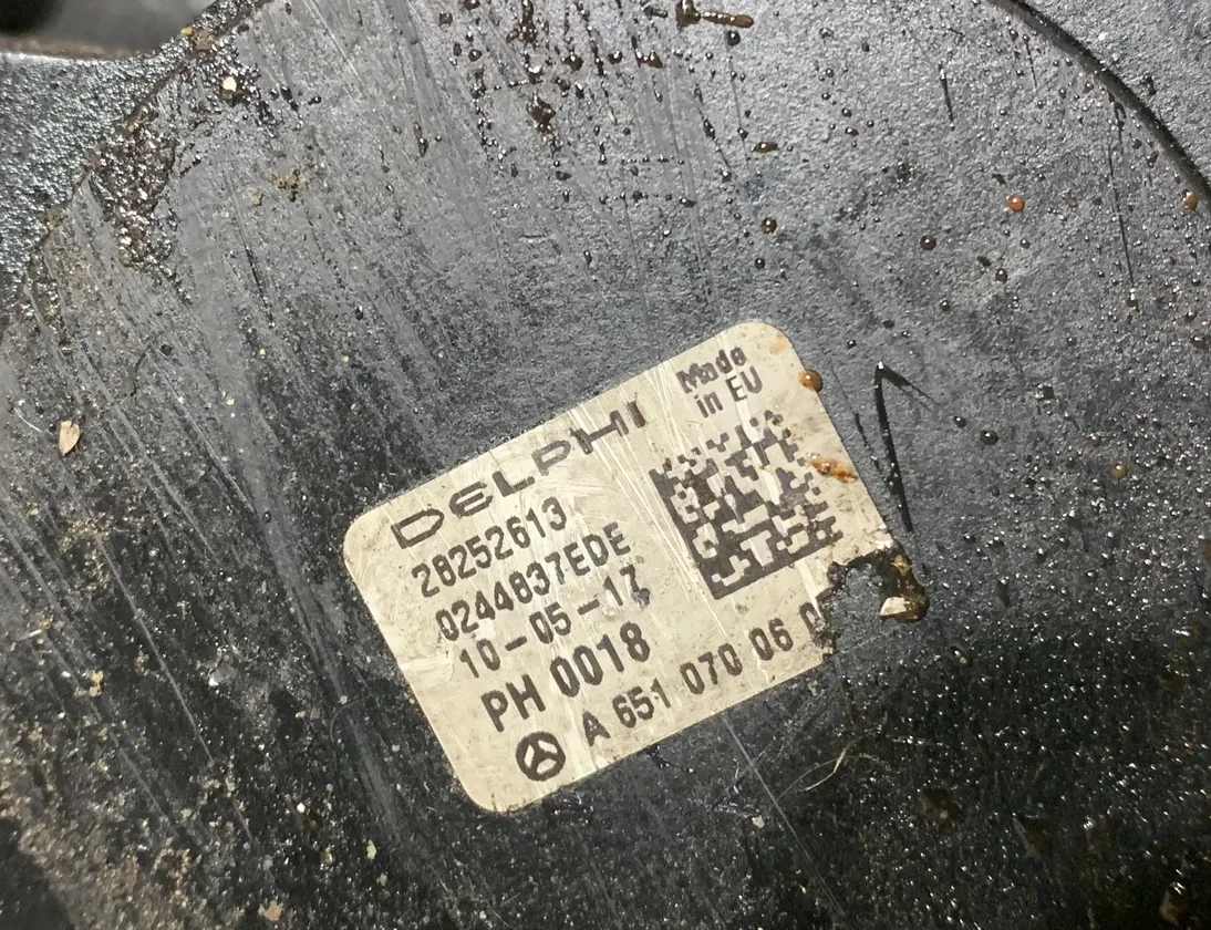 MERCEDES-BENZ C-Class W204/S204/C204 (2004-2015) Топливный насос 33271541