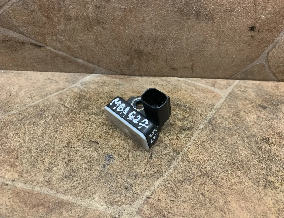 MERCEDES-BENZ GLE Coupe C292 (2015-2019) Датчик удара передний правый A0009057600 33494315