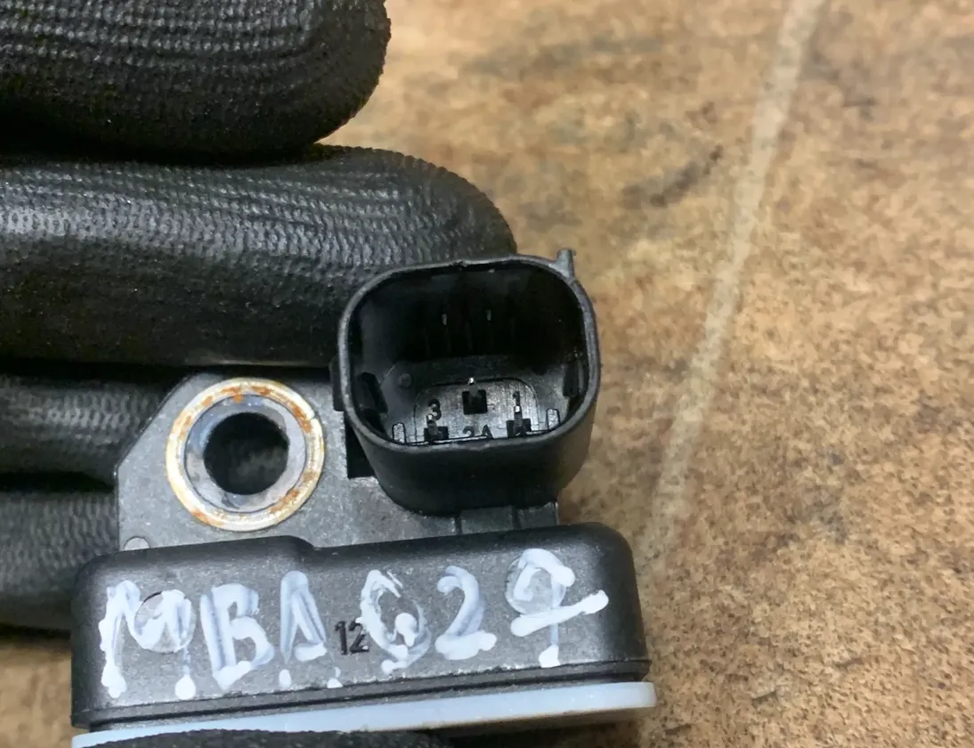 MERCEDES-BENZ GLE Coupe C292 (2015-2019) Датчик удара передний правый A0009057600 33494315