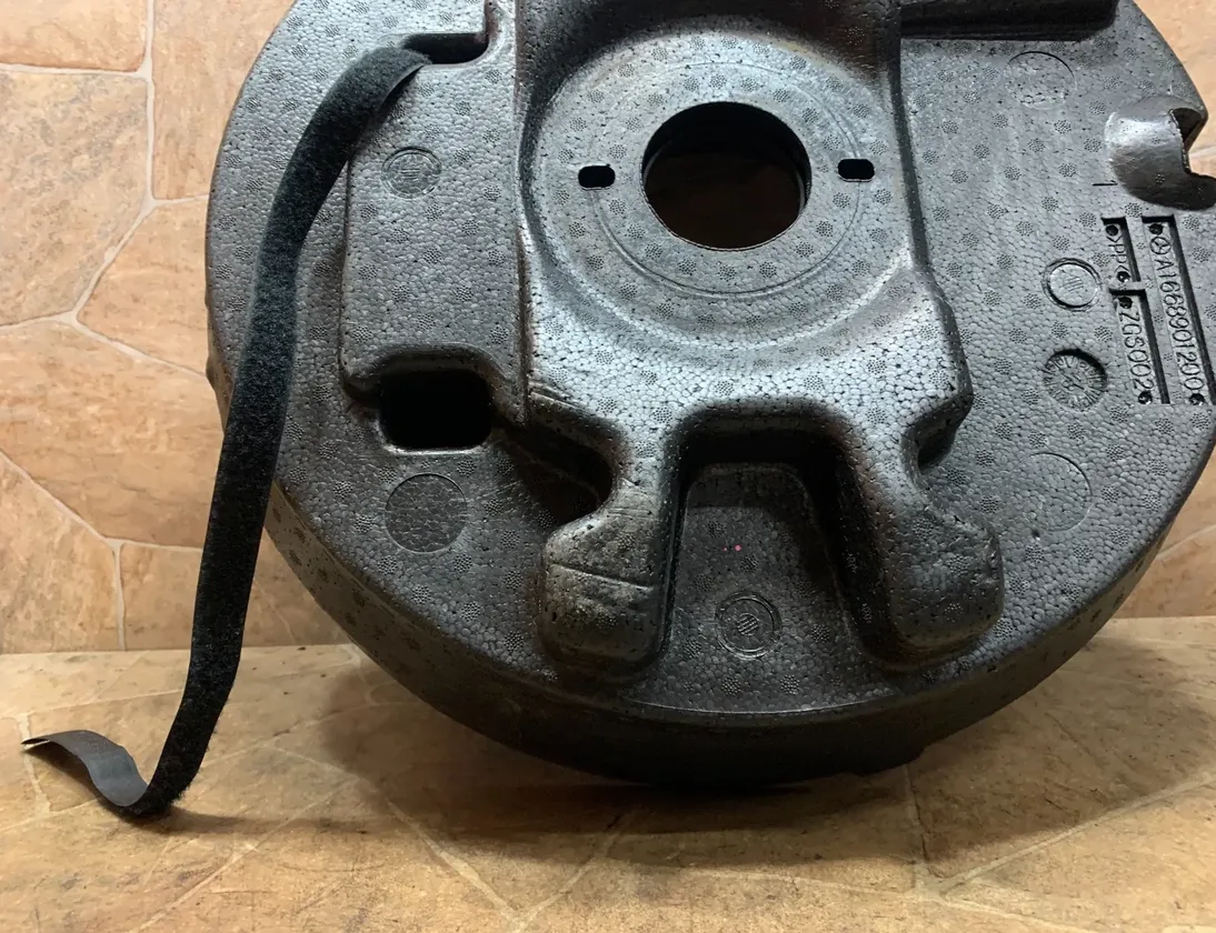 MERCEDES-BENZ GLS-Class X166 (2015-2020) Отделка отсека запасного колеса A1668901200 33513066