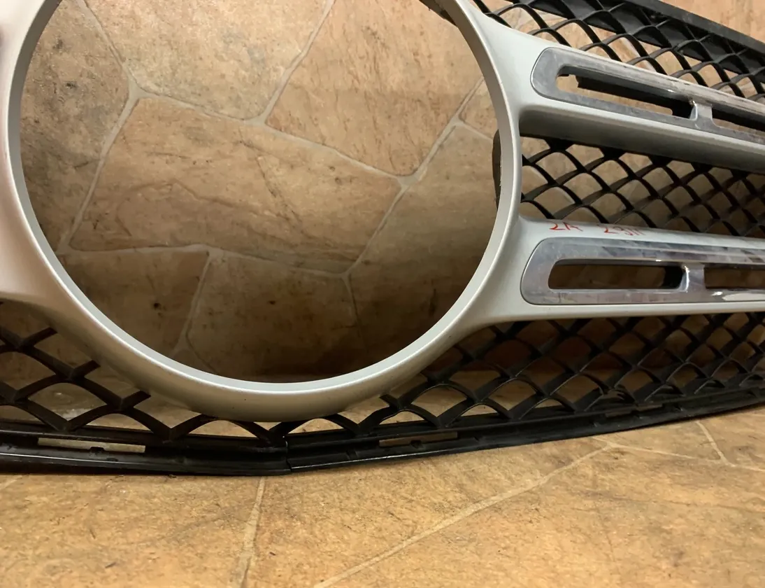 MERCEDES-BENZ GLS-Class X166 (2015-2020) Priekšējā bampera augšējā reste A1668880460 33518608