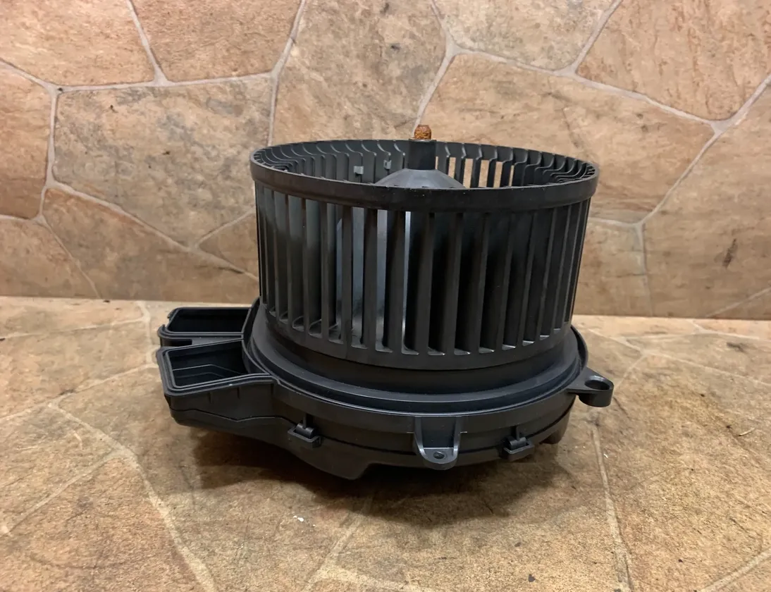 MERCEDES-BENZ GLE Coupe C292 (2015-2019) Sildītāja ventilators T1015113G 33527291