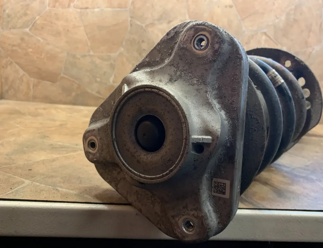 MERCEDES-BENZ CLS-Class C218/X218 (2011-2017) Амортизатор передний правый A2183204113 33588733