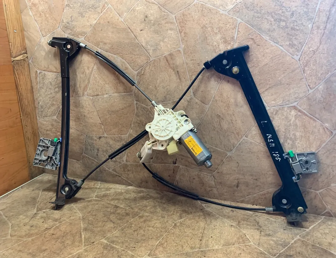 MERCEDES-BENZ SL-Class R230 (2001-2011) Стеклоподъемник передней левой двери A2308200942 33728809