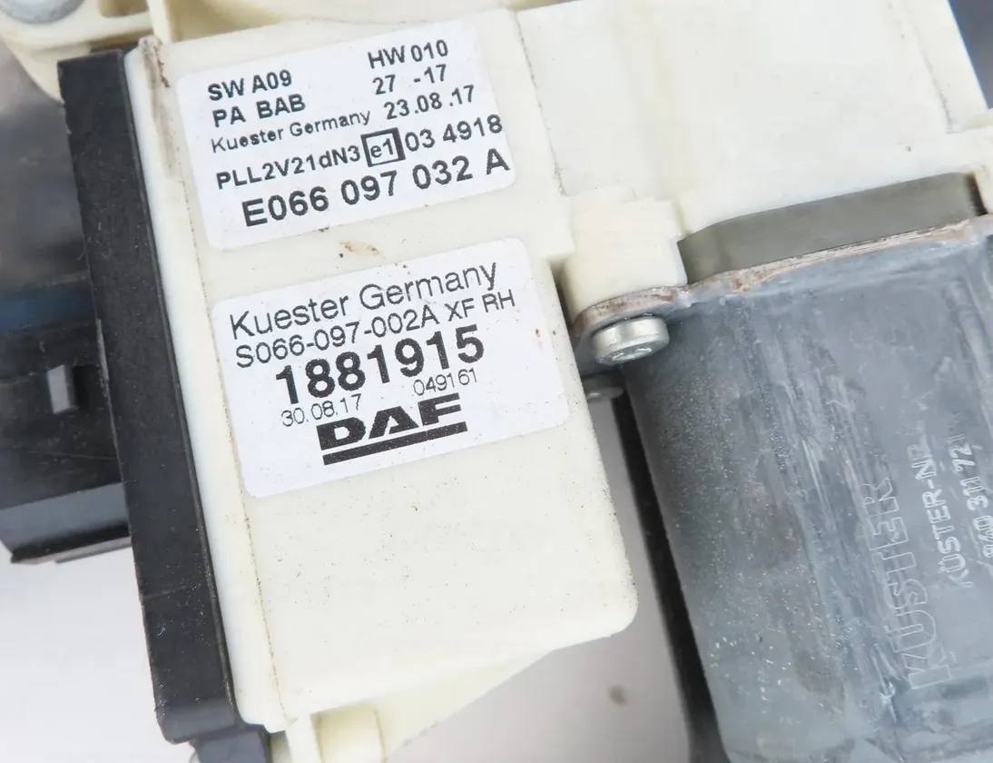 DAF XF (2012-present) Стеклоподъемник передней левой двери 1881915 28449022