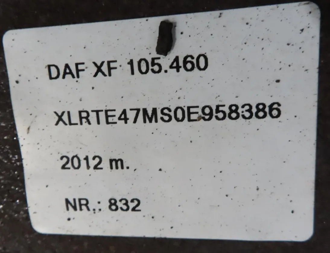 DAF XF (2012-present) Aizmugurējā kreisā riteņa rumbas vārpsta/stupica 30669243