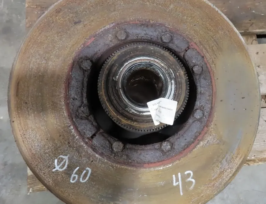 VOLVO FH II (2012-present) Ступица задняя левая 30739150