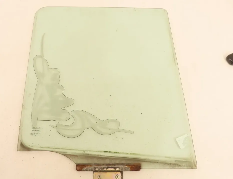 DAF XF (2012-present) Стекло боковых левых дверей 33711254