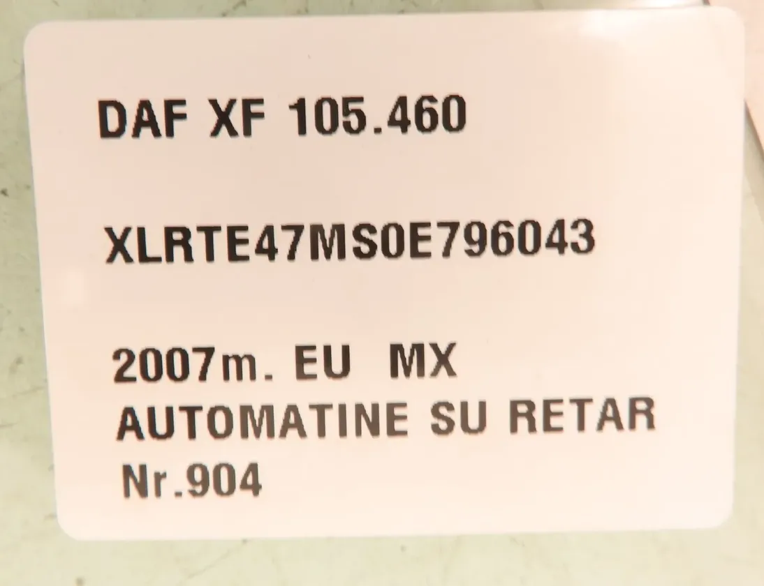 DAF XF (2012-present) Стекло боковых левых дверей 33711254