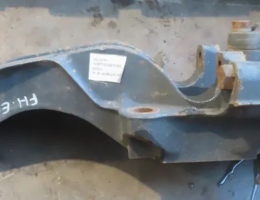 VOLVO FH II (2012-present) Aizmugurējās ass stiprinājuma kronšteins 21196819 34790473