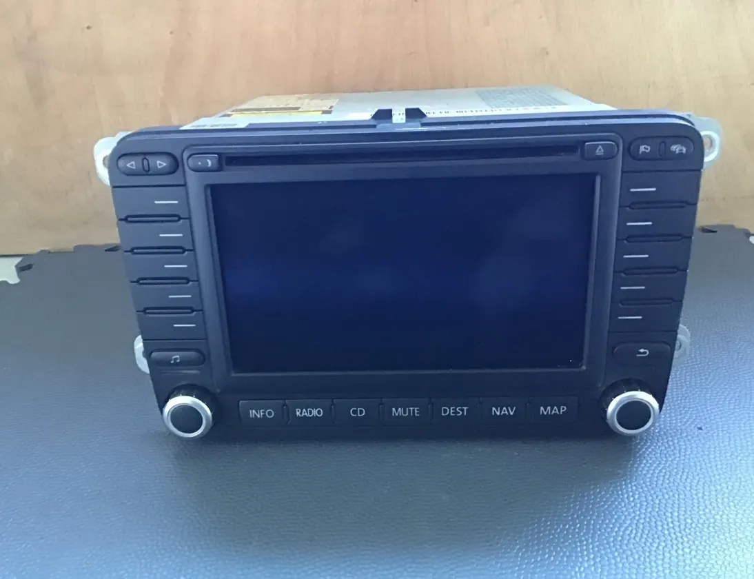 VOLKSWAGEN Jetta 3 generation (1992-1998) Mūzikas atskaņotājs ar Navigāciju / GPS 1K0035198B 33482772