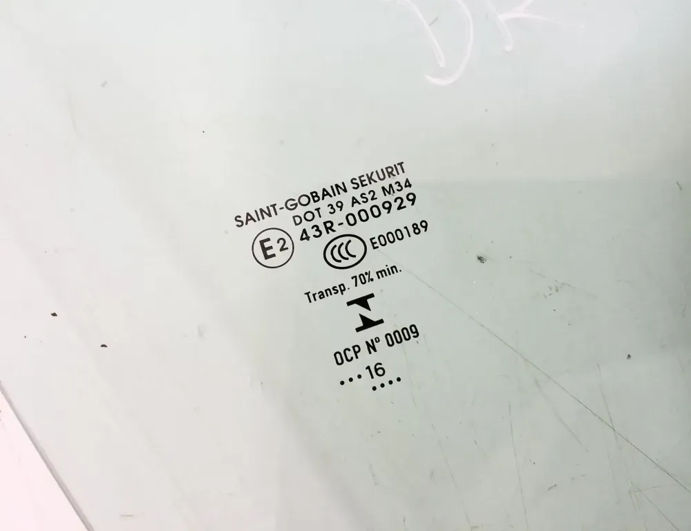 INFINITI Q30 1 generation (2016-2020) Стекло передней правой двери 803125DA0A 33234658