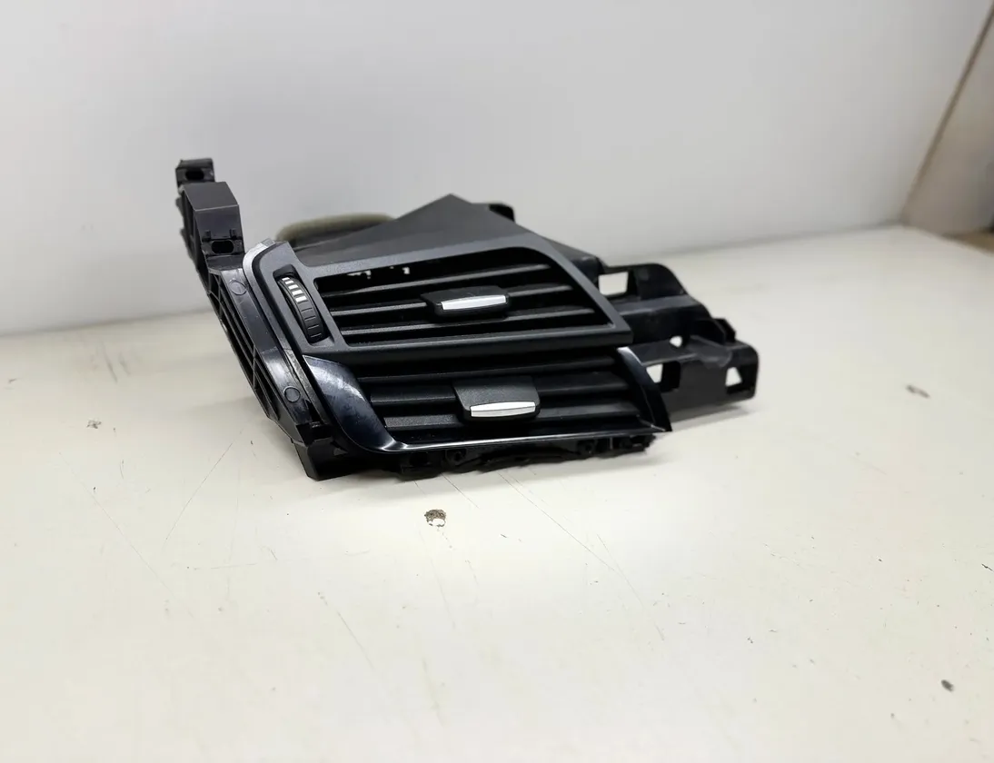 BMW X6 F16 (2014-2020) Instrumentu paneļa gaisa kanāli 927051609 33550395