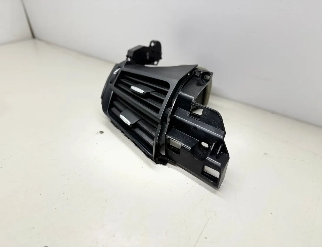 BMW X6 F16 (2014-2020) Instrumentu paneļa gaisa kanāli 927051609 33550395