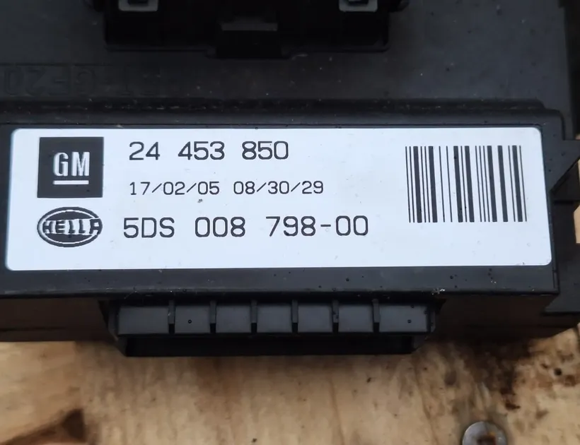 OPEL Astra H (2004-2014) Piekabes āķis 24453850,5DS00879800,5DS008798 33353536