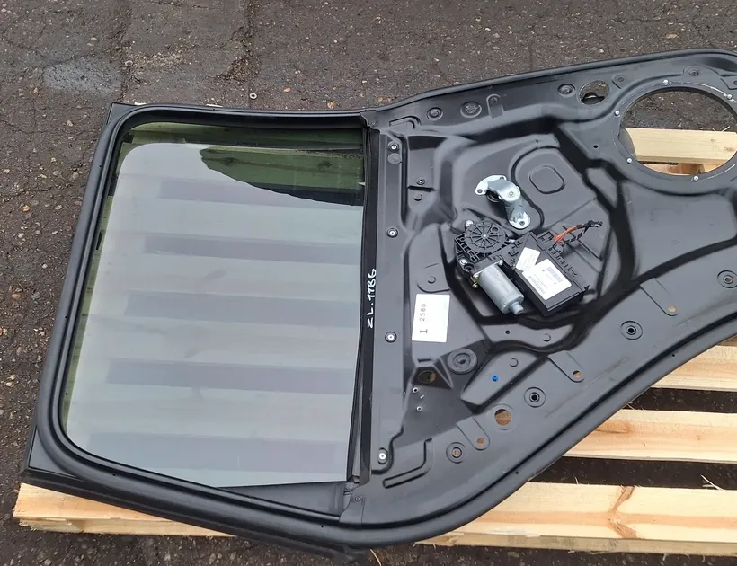 VOLKSWAGEN Touareg 1 generation (2002-2010) Rear left door window lifter 7L0839015,7L0959795A,7L0959795,102237XXX,102237 33367370