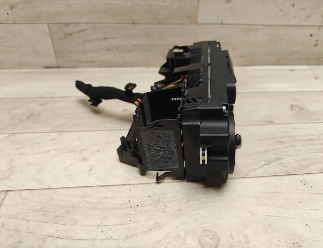 VOLKSWAGEN Touran 1 generation (2003-2015) Climate control unit 33532131
