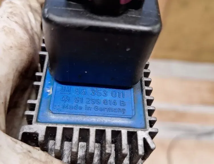 OPEL Zafira B (2005-2010) Aizdedzes sveces 55353011 33982605