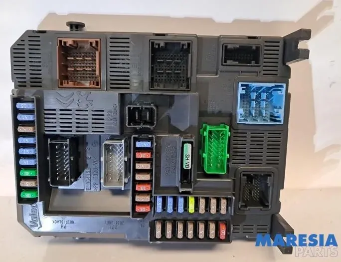 PEUGEOT 2008 1 generation (2013-2020) Блок управления двигателем 9663123380,9811545280,9807532080,1611785780,22661F,HW9800915880,1616442380,50288101,153111108,1980061001 33143670