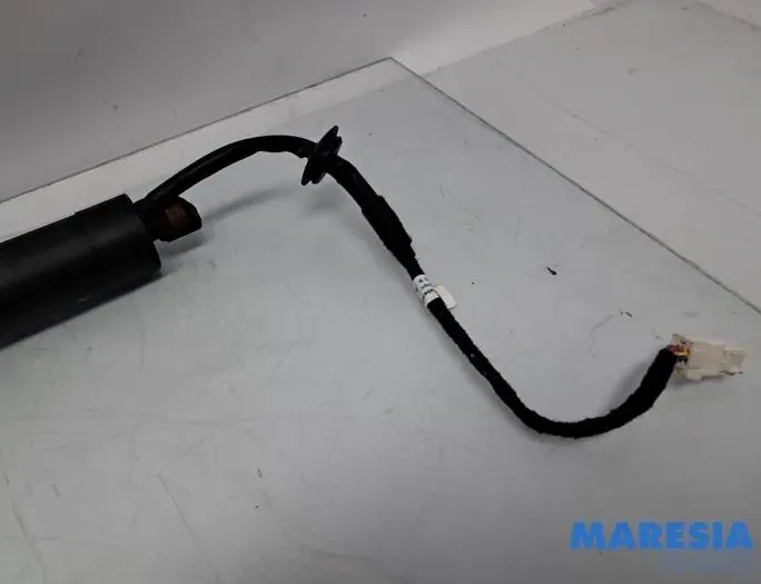 OPEL Grandland X 1 generation (2017-2023) Aizmugurējā bagāžnieka amartizātors kreisajā pusē 9828629780,009828629780 33571549