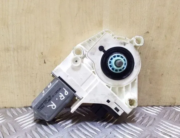 AUDI A6 C6/4F (2004-2011) Priekšējo labo durvju logu pacelšanas motorīts 4F0959802B 26094347