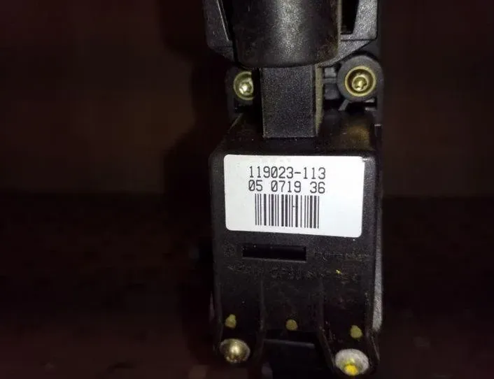 AUDI A8 D2/4D (1994-2002) Моторчик стеклоподъемника задней левой двери 0536001402,4D0959801F 26109624