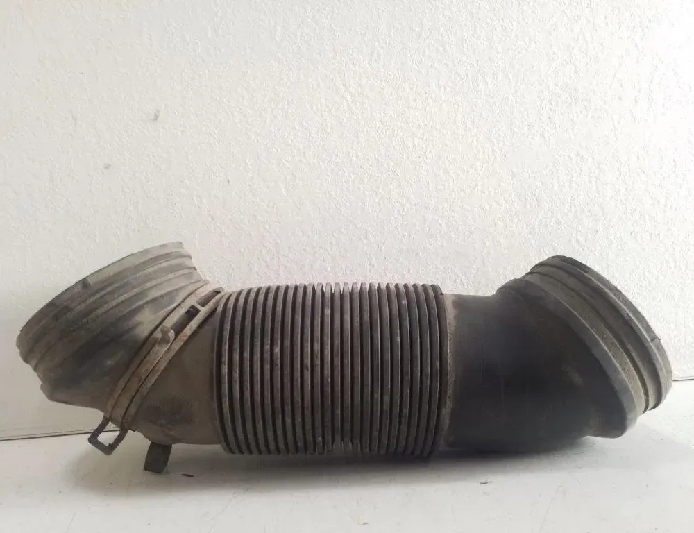 VOLKSWAGEN Passat B7 (2010-2015) Воздухозаборная труба 1K0129684 32156870