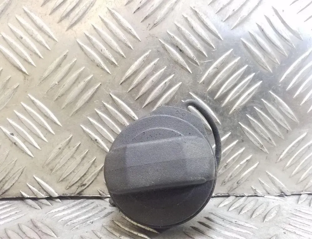 VOLKSWAGEN Golf 3 generation (1991-1998) Degvielas tvertnes vāciņš 1J0201553C 32167104