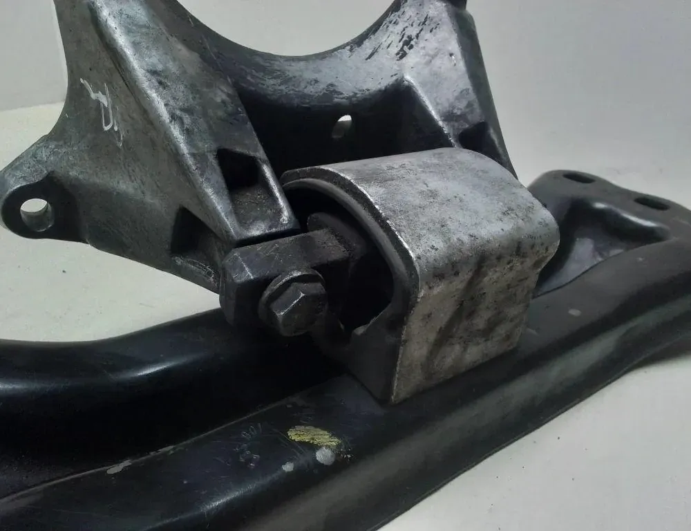 MERCEDES-BENZ C-Class W203/S203/CL203 (2000-2008) Pārnesumkārbas kronšteins A2112420601,A2112421001,A2112420340 34194322