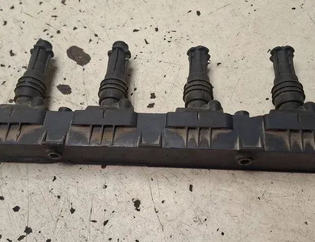 OPEL Corsa C (2000-2006) Augstsprieguma aizdedzes vads (svečvads) 0221503015 34188664