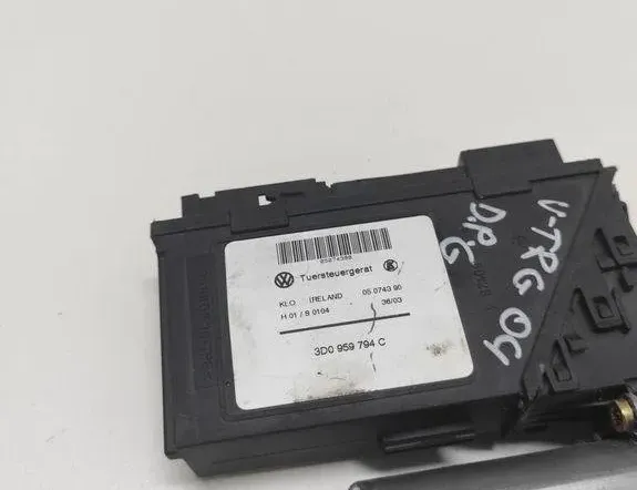 VOLKSWAGEN Touareg 1 generation (2002-2010) Aizmugurējo labo durvju loga vadības motorīts 3D0959794C 31644427