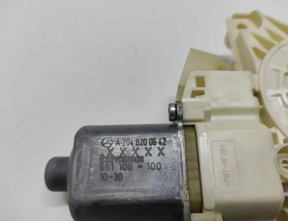 MERCEDES-BENZ C-Class W204/S204/C204 (2004-2015) Rear Right Door Window Control Motor A2048200642 33198803