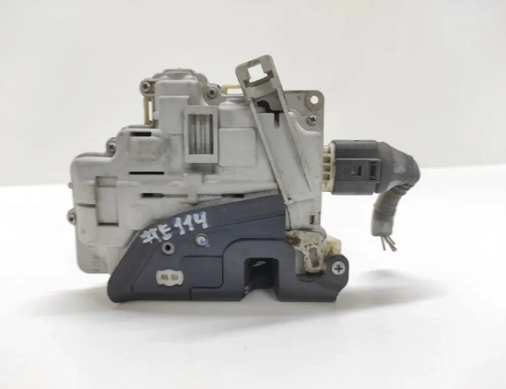 AUDI A6 C6/4F (2004-2011) Замок передней левой двери 4F2837015 33242557